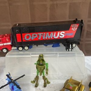 TRANSFORMERS Optimus Prime and accessories vintage 1992 lot